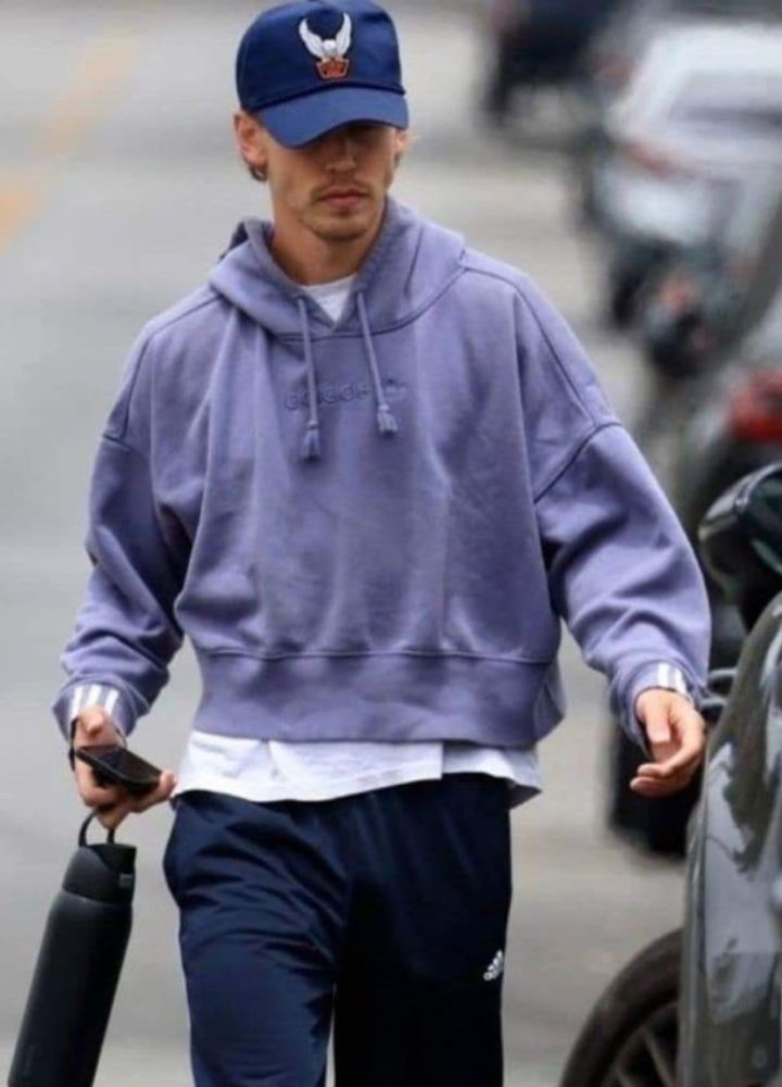 austin-butler-blue-hoodie austin-butler-blue-hoodie.jpg